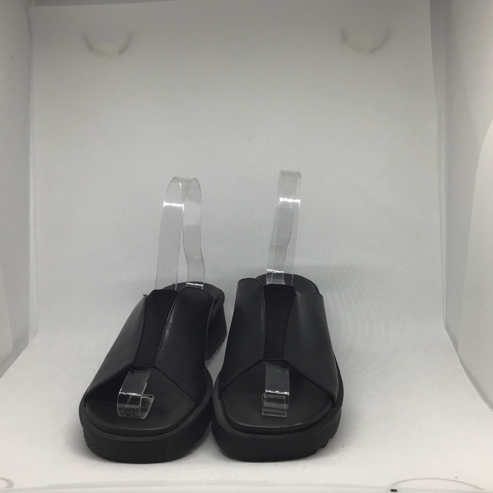 Bear traps low heel slide in black